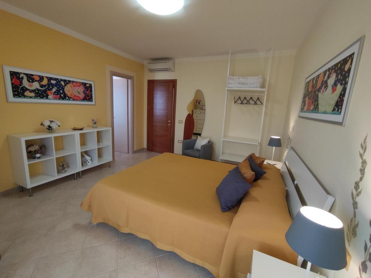 Bed and Breakfast Il Giardino Delle Zagare Фонди Экстерьер фото