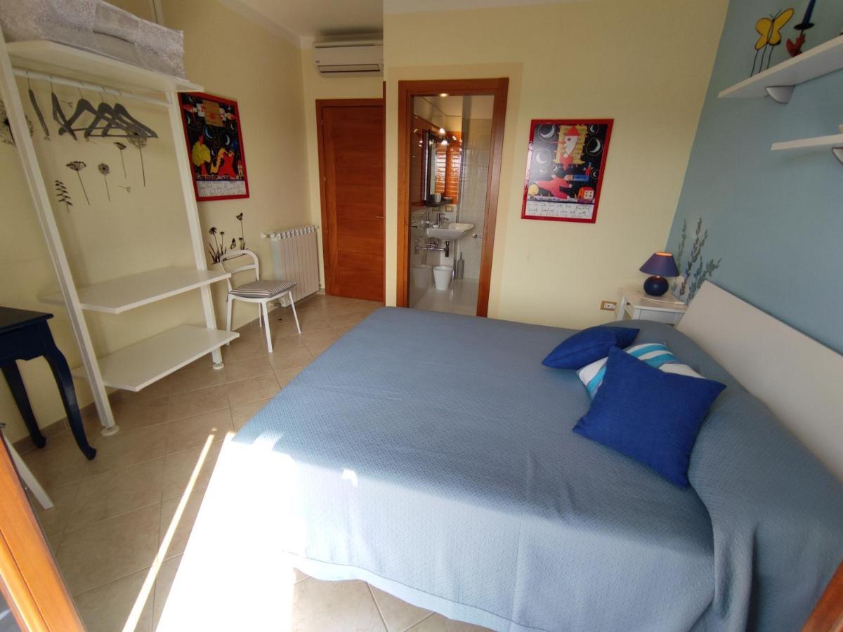 Bed and Breakfast Il Giardino Delle Zagare Фонди Экстерьер фото