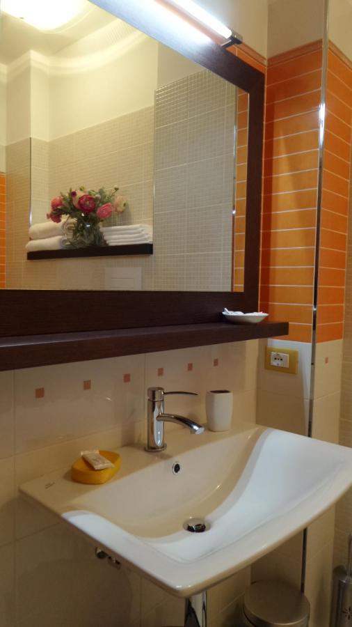Bed and Breakfast Il Giardino Delle Zagare Фонди Экстерьер фото