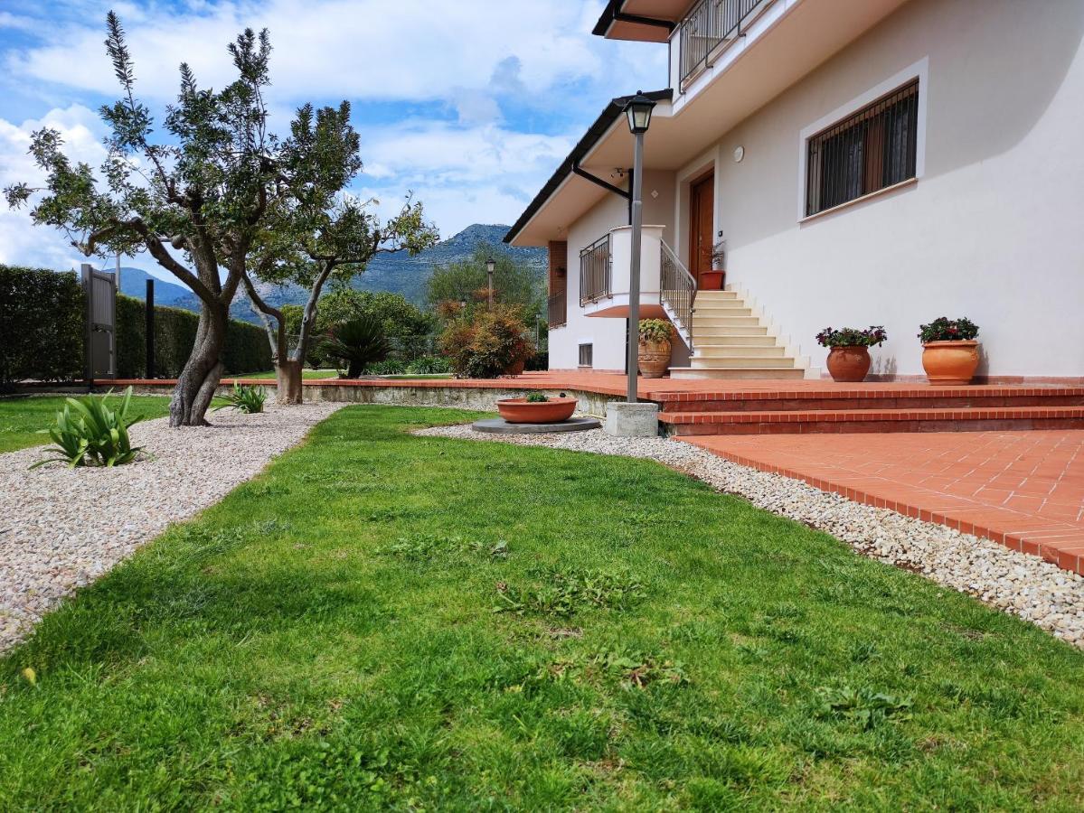 Bed and Breakfast Il Giardino Delle Zagare Фонди Экстерьер фото
