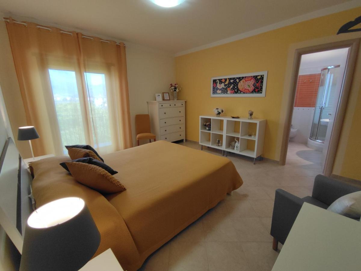 Bed and Breakfast Il Giardino Delle Zagare Фонди Экстерьер фото