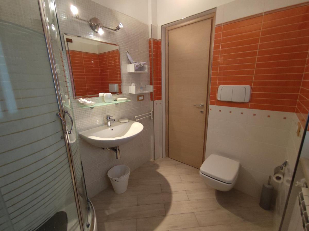 Bed and Breakfast Il Giardino Delle Zagare Фонди Экстерьер фото