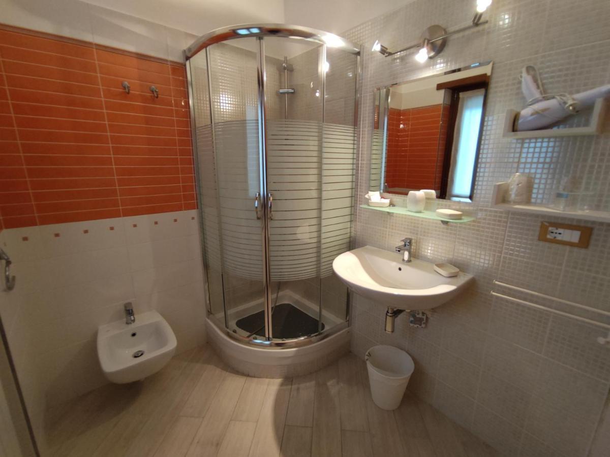 Bed and Breakfast Il Giardino Delle Zagare Фонди Экстерьер фото