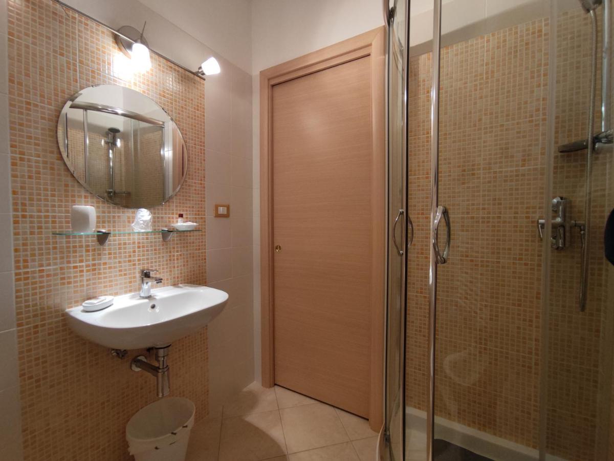Bed and Breakfast Il Giardino Delle Zagare Фонди Экстерьер фото