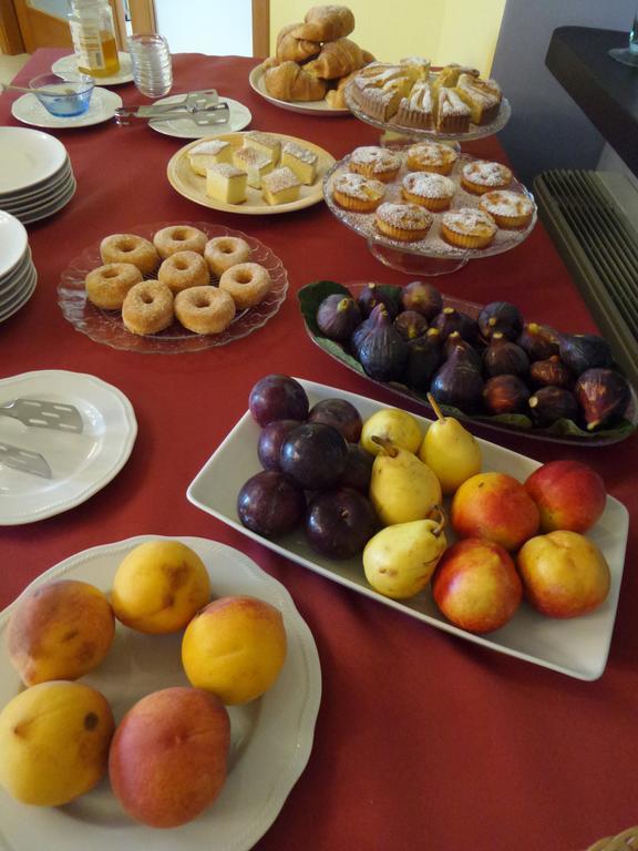 Bed and Breakfast Il Giardino Delle Zagare Фонди Экстерьер фото